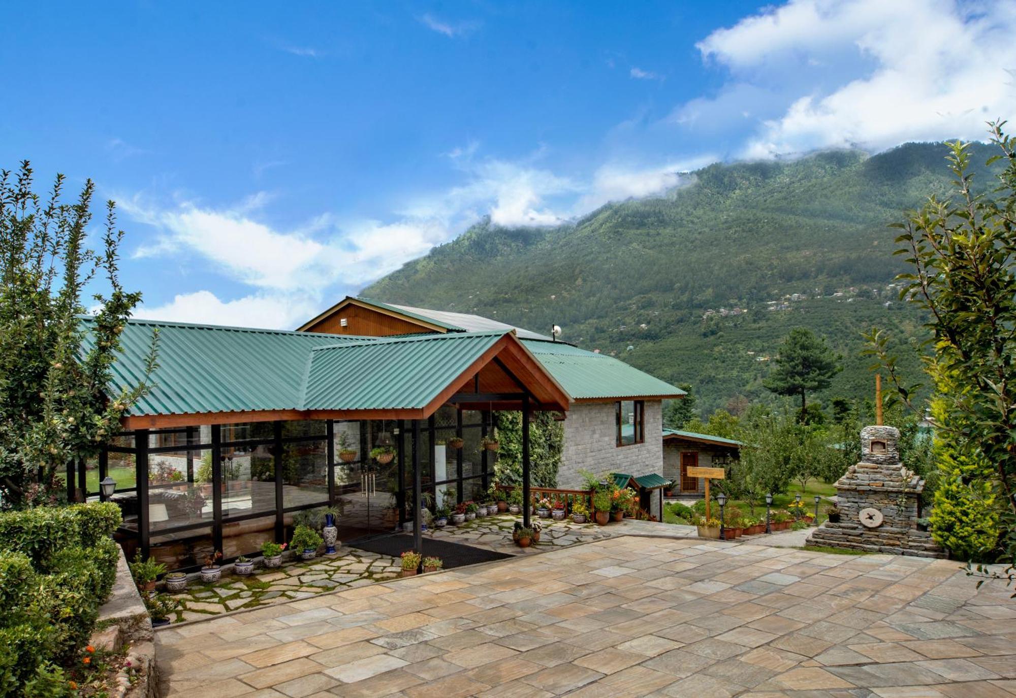 Larisa Resort Manali, Manali