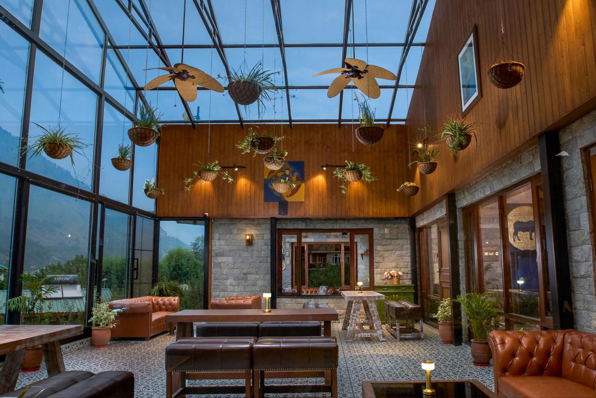Larisa Resort Manali — Photos 1